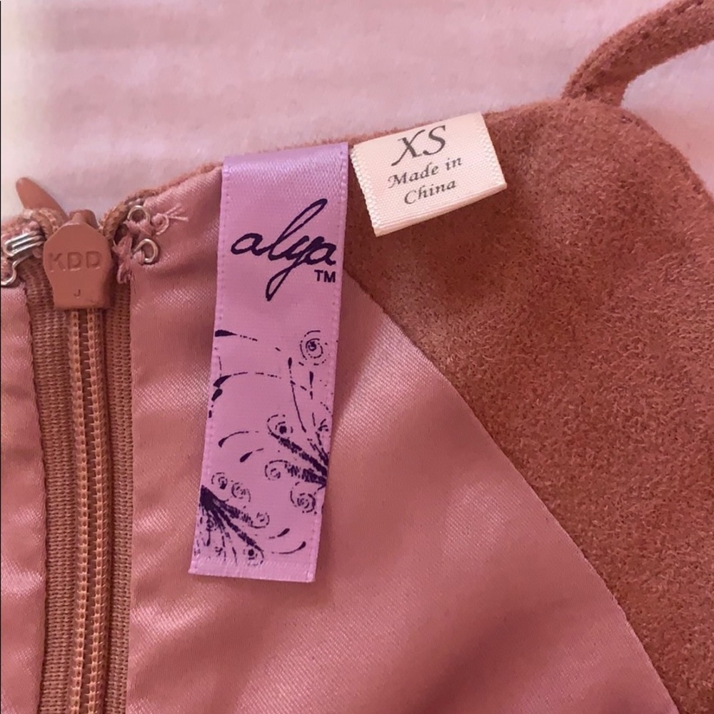 ⭐️HALTER ROSE PINK DRESS⭐️ - Picture 3 of 3